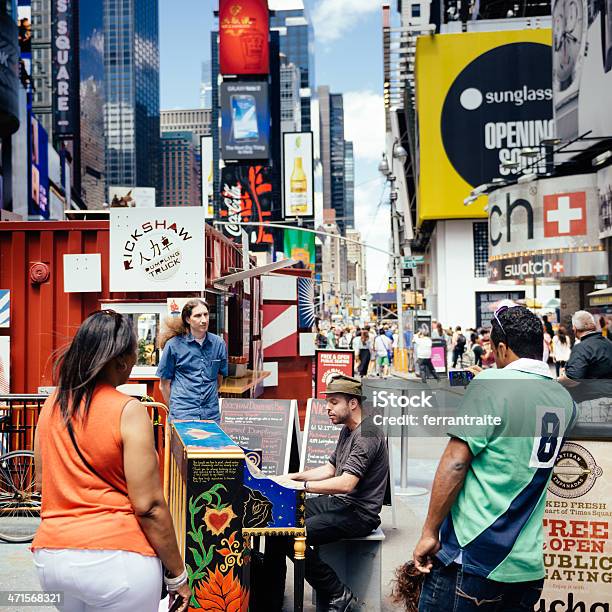 Foto de Times Square New York e mais fotos de stock de Arte, Cultura e Espetáculo - Arte, Cultura e Espetáculo, Artista de Rua - Espetáculo, Artista de Rua - Pintor