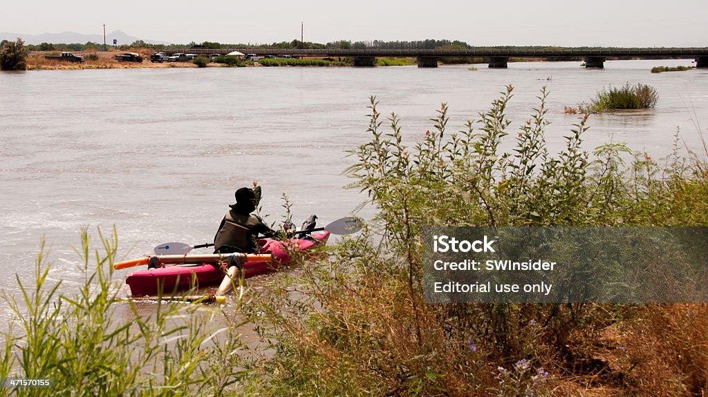 Рафтинг в «Rio Grande по повышению уровня информированности о проблемах окружающей среды - Стоковые фото Без людей роялти-фри
