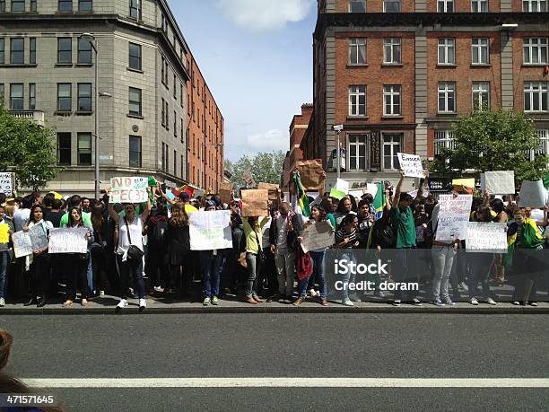 Photo libre de droit de Manifestation banque d'images et plus d'images libres de droit de Manifestation - Manifestation, Dublin - République d'Irlande, Activité