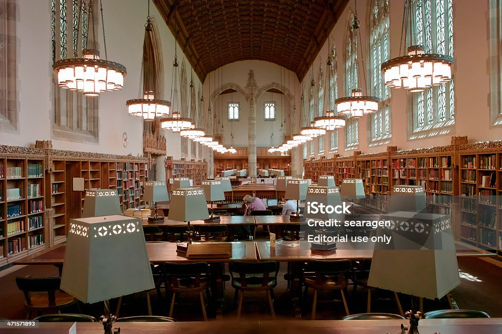 Salle de lecture de la bibliothèque universitaire - Photo de Yale University libre de droits