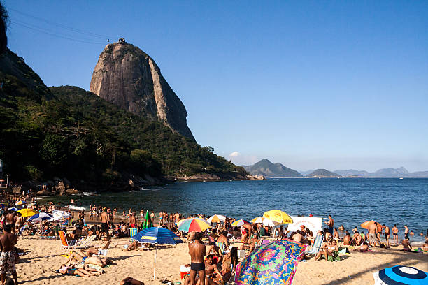 praia vermelha - clear sky landscape urca southeastern region - fotografias e filmes do acervo