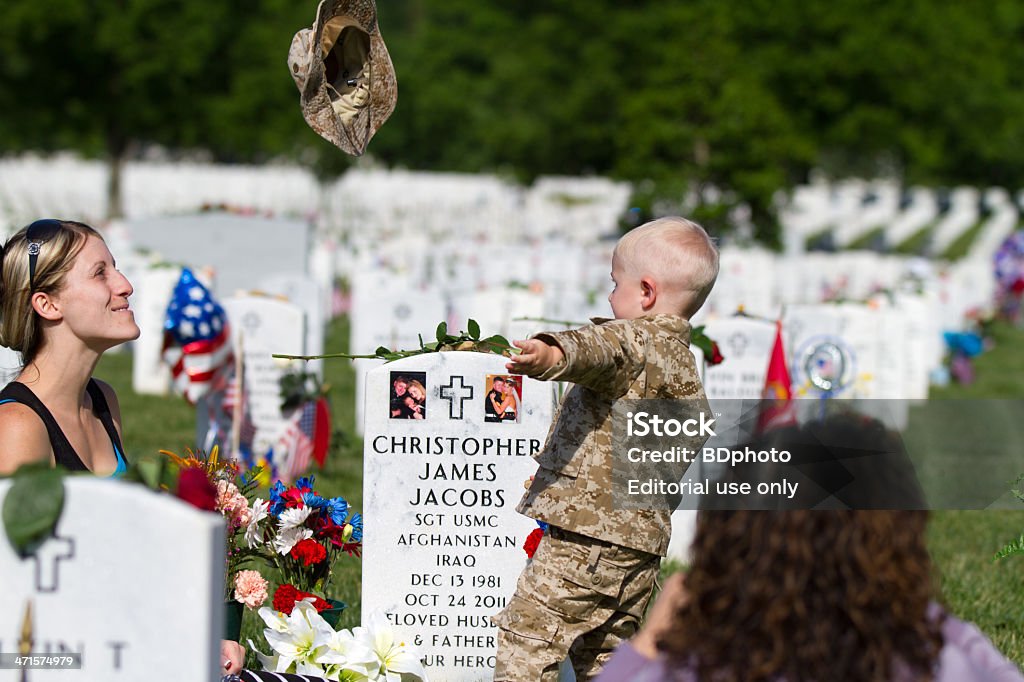 Memorial Day, o Cemitério Nacional de Arlington - Foto de stock de Cemitério Nacional de Arlington royalty-free