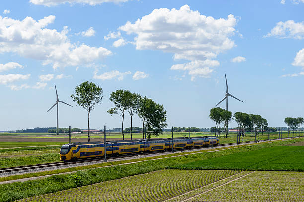 train and wind energy - ns stockfoto's en -beelden