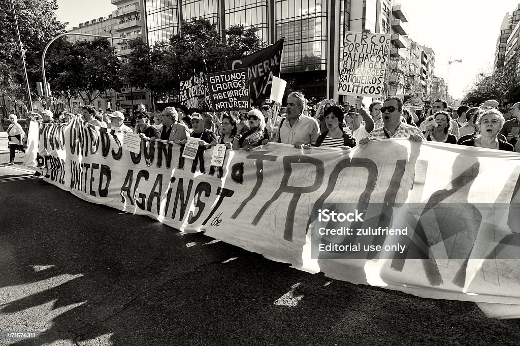 Dimostrazione di protesta e a Lisbona - Foto stock royalty-free di Bianco e nero