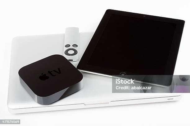 Apple Tv Z Ipada - zdjęcia stockowe i więcej obrazów Aluminium - Aluminium, Aplikacja mobilna, Bez ludzi