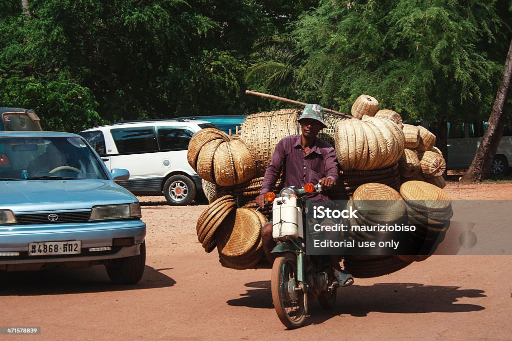 Tráfico en Siem Reap - Foto de stock de Aire libre libre de derechos