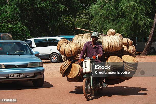 Tráfico En Siem Reap Foto de stock y más banco de imágenes de Aire libre - Aire libre, Angkor, Asia