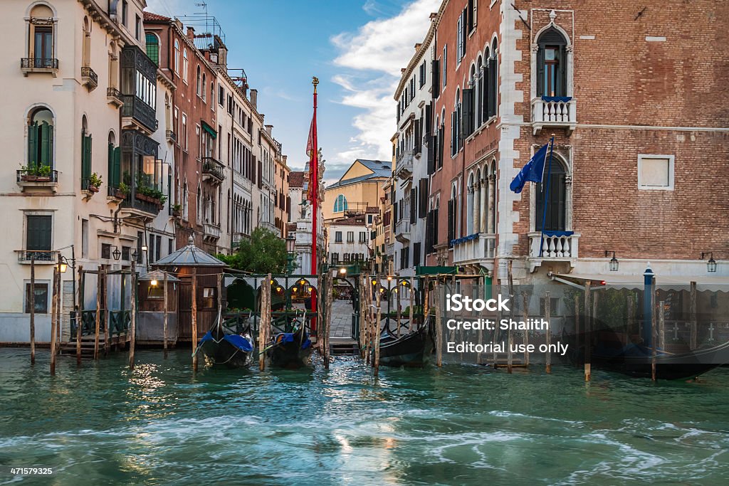 Restaurant situé sur le Grand Canal de Venise - Photo de Ancre libre de droits