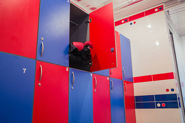 istock Bag with boxing gloves in locker room 471583560