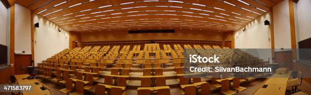 Habitación Panorama De Conferencias Foto de stock y más banco de imágenes de Dentro - Dentro, Educación, Escuela secundaria