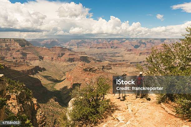 Foto de Tirar Uma Foto No Parque Nacional Do Grand Canyon e mais fotos de stock de 20 Anos