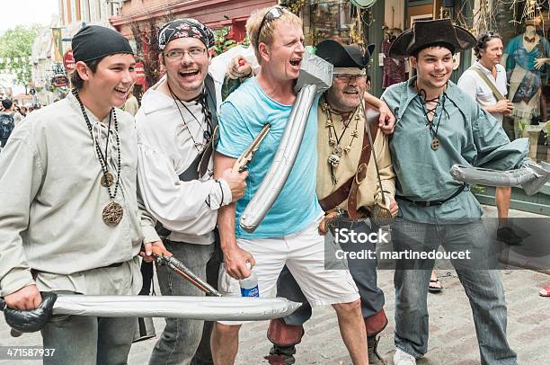 Fetes De La Nouvelle França Vieuxquebec - Fotografias de stock e mais imagens de Pirata - Pirata, Festival tradicional, Homens