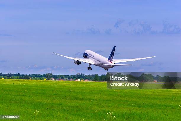 Lot Polish Airlines Boeing 787 Dreamliner - Fotografie stock e altre immagini di Aereo di linea - Aereo di linea, Aeroplano, Affari