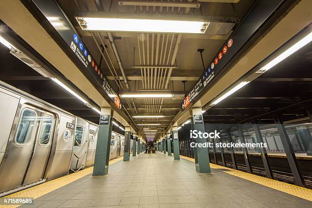 Mta Subway Platform Stock Photo - Download Image Now - MTA, New York City, Horizontal