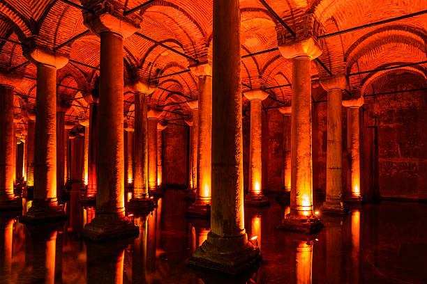 basilika-zisterne, istanbul, türkei - istanbul yerebatan saray reflection turkey stock-fotos und bilder