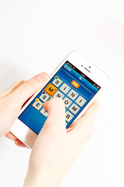 ruzzle app em um iphone 5 - ruzzle - fotografias e filmes do acervo
