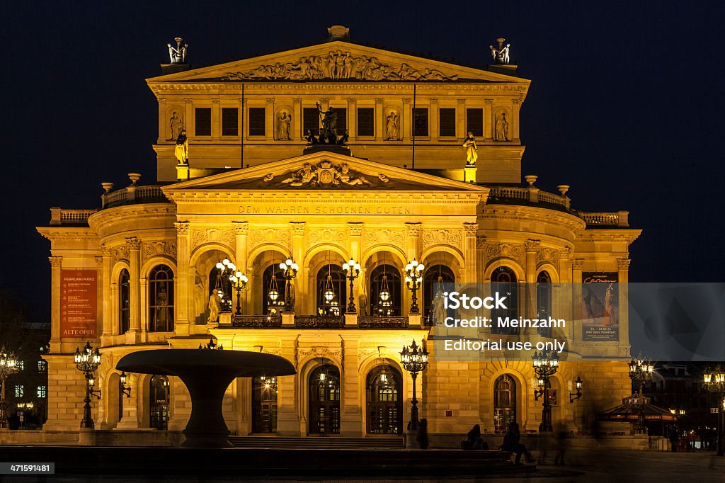 Старый Oper на ночь во Франкфурте - Стоковые фото Архитектура роялти-фри