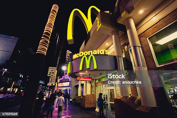 Mcdonalds Na Hollywood Boulevard W Nocy - zdjęcia stockowe i więcej obrazów McDonald's - McDonald's, Stan Kalifornia, Centrum Hollywood & Highland