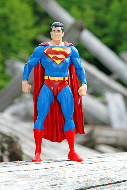 super-homem no bosque - superman superhero heroes cape imagens e fotografias de stock