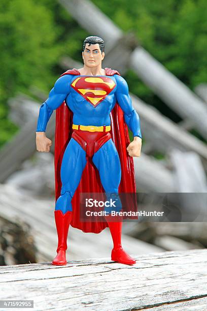 Superhomem No Bosque - Fotografias de stock e mais imagens de Figura de ação - Figura de ação, Super-Herói, Super-Homem - Super-herói