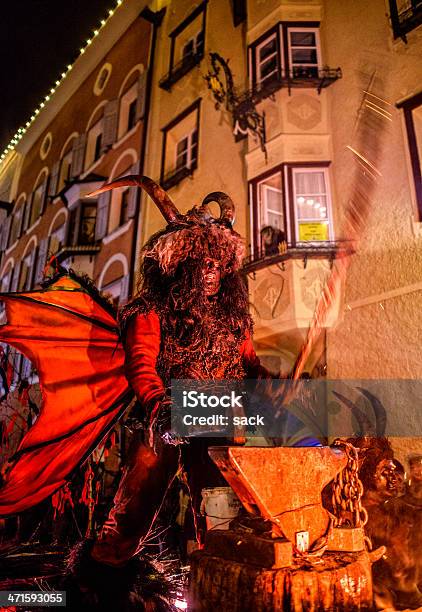 Photo libre de droit de Krampus Nuit Sterzing banque d'images et plus d'images libres de droit de Krampus - Krampus, Alpes européennes, Avent