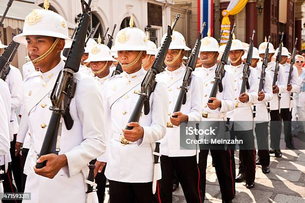 Desfile De Los Reyes Protecciones Foto de stock y más banco de imágenes de Accesorio de cabeza - Accesorio de cabeza, Antiguo, Arma