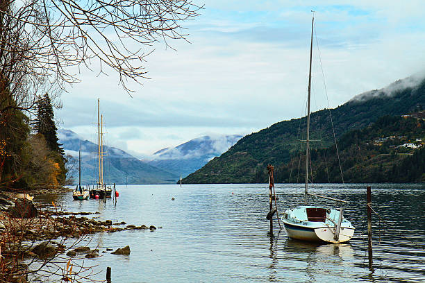 istock Autumn Day at Lake Wakatipu 471593512