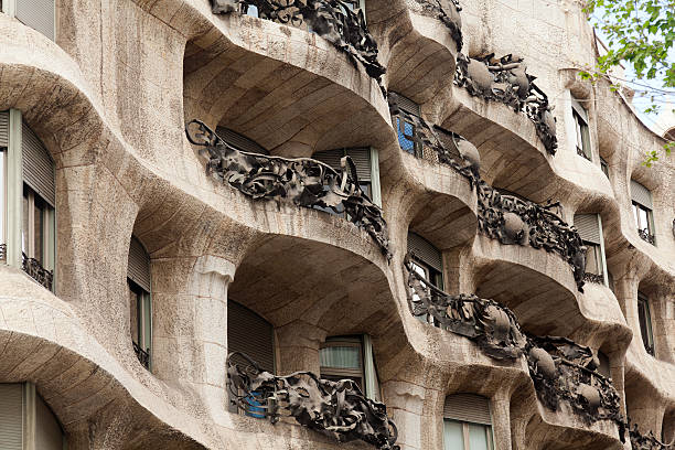 casa milà - la pedrera barcelona catalonia balcony foto e immagini stock