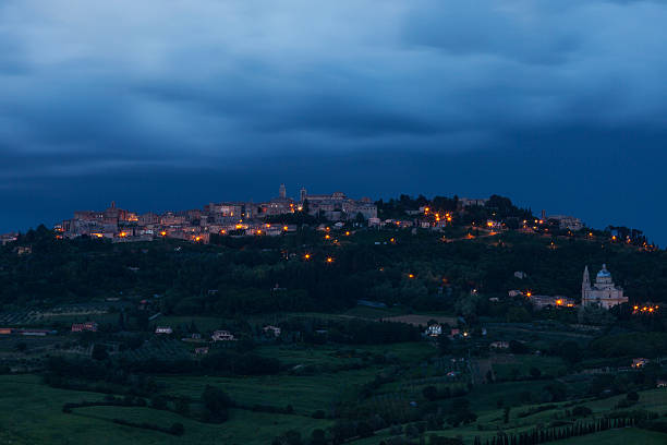 montepulciano за ночь - madonna di san biagio стоковые фото и изображения