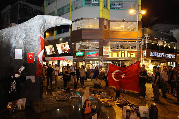 taksim 차지 - recep tayyip erdogan activist event gezi 뉴스 사진 이미지