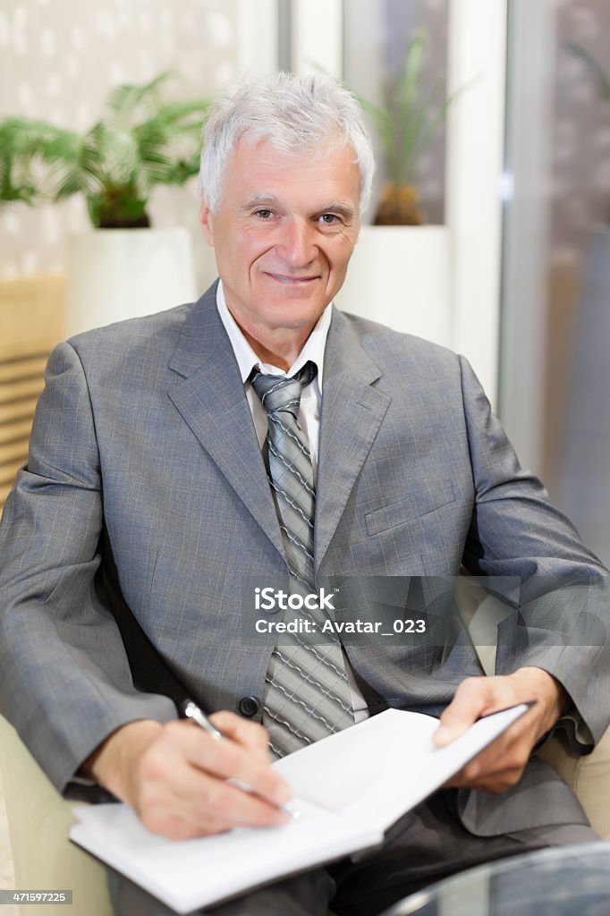 Senior hombre de negocios - Foto de stock de 60-64 años libre de derechos