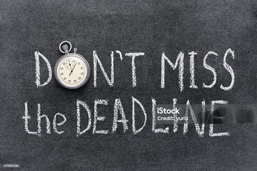 don’t miss deadline don’t miss the deadline concept handwritten on chalkboard with vintage precise stopwatch used instead of O Deadline Stock Photo