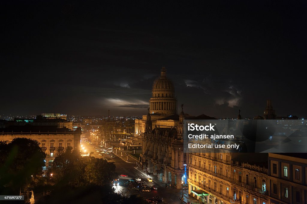 havana da sera con lightning e temporale - Foto stock royalty-free di Albergo