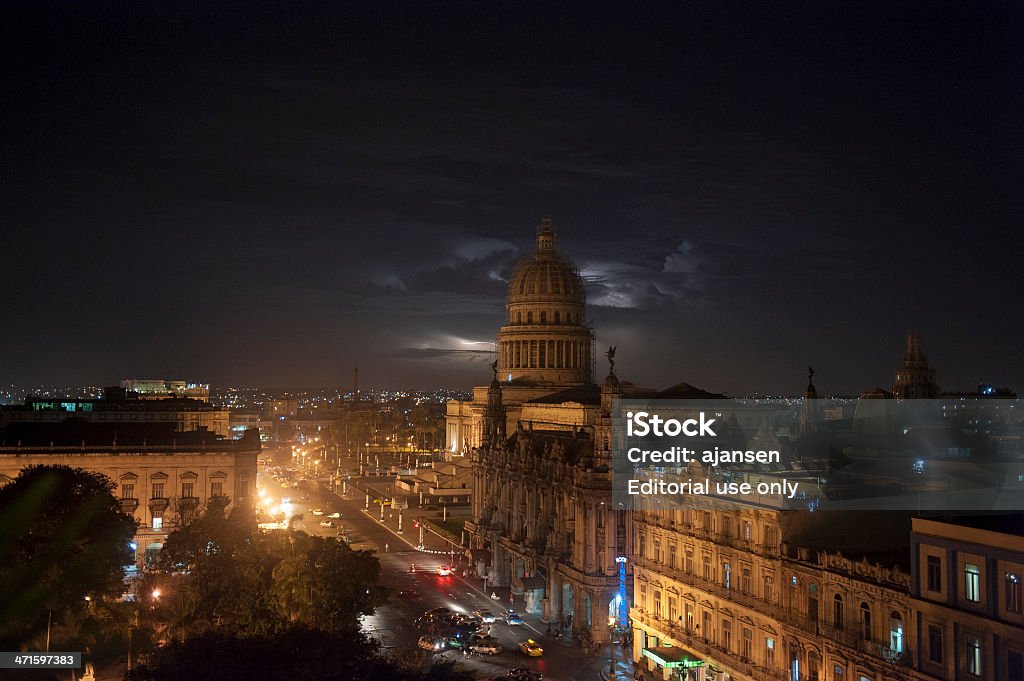 havana da sera con lightning e temporale - Foto stock royalty-free di Albergo