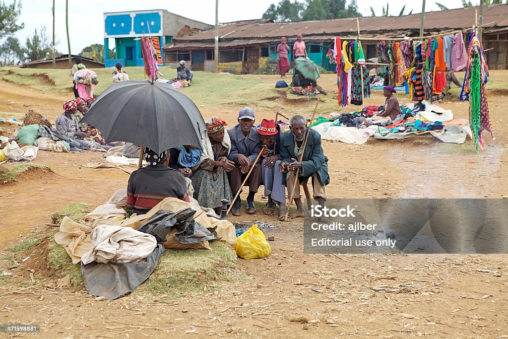 Africains sont fumeur - Photo de Afrique libre de droits