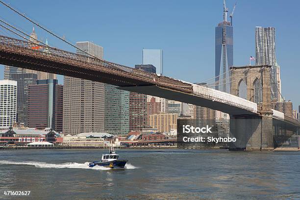 Barco De Polícia De Nova Iorque - Fotografias de stock e mais imagens de Ao Ar Livre - Ao Ar Livre, Brooklyn - Nova Iorque, Centro da Cidade