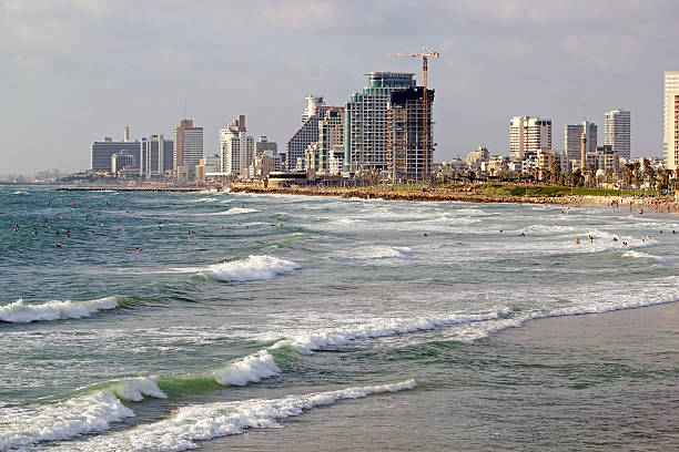 tel aviv - israel tel aviv skyscraper seascape - fotografias e filmes do acervo