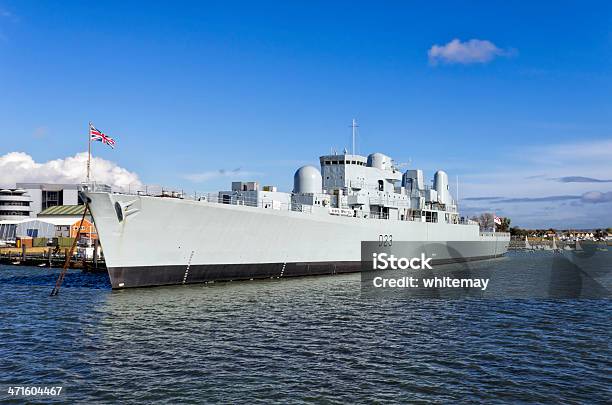 Hms Bristol En Portsmouth Foto de stock y más banco de imágenes de Agua - Agua, Aire libre, Amarrado