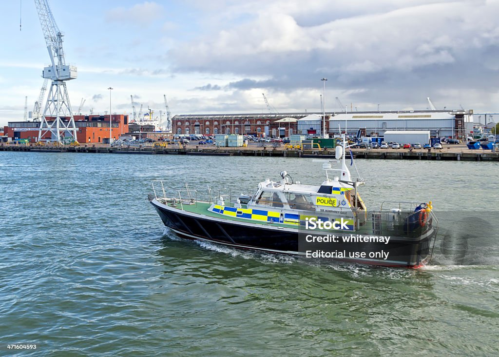 Lancha de la policía en Portsmouth al puerto - Foto de stock de Agua libre de derechos
