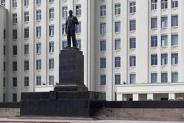 istock Vladimir Lenin monument before a Government building in Mogilev, Belarus 471604643