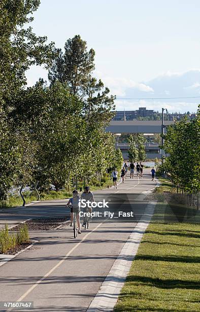 Imbisswagenkultur Wiederaufnahme Täglichen Aktivitäten Am Bow River Stockfoto und mehr Bilder von 2000-2009