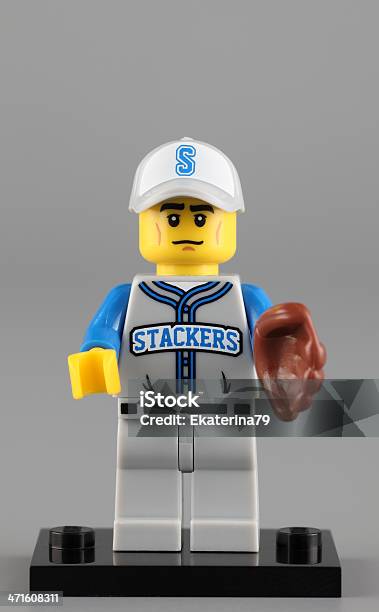 Lego Minifiguren Als Baseball Fielder Stockfoto und mehr Bilder von Baseball - Baseball, Baugewerbe, Bauklotz