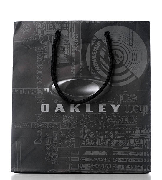 オークリー紙製のギフトバッグ - oakley ストックフォトと画像