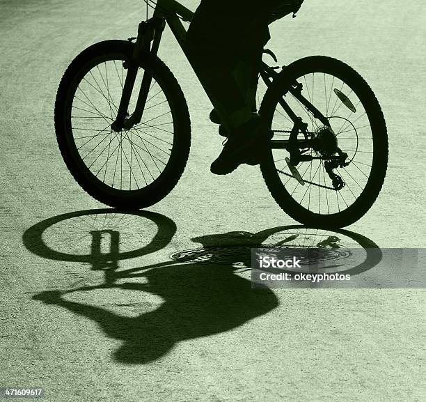 Mann Radfahren Stockfoto und mehr Bilder von Abenddämmerung - Abenddämmerung, Aktiver Lebensstil, Aktivitäten und Sport