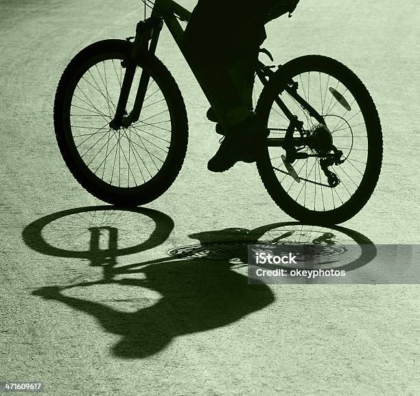 Człowiek Jazda Na Rowerze - zdjęcia stockowe i więcej obrazów Aktywny tryb życia - Aktywny tryb życia, Badanie, Bicykl