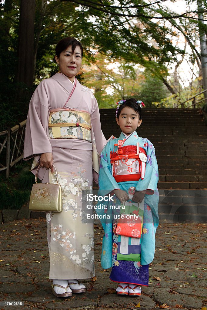 Мать и дочь на Японский фестиваль - Стоковые фото День детей роялти-фри