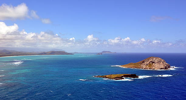 istock Makapuu beach and Rabbit island 471611325