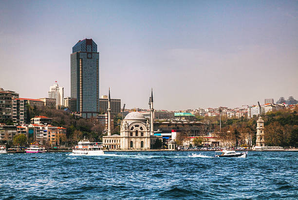 istock Istanbul cityscape with Nusretiye Mosque 471613405