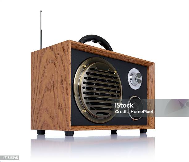 Stile Vintage Radio Isolato Su Sfondo Bianco - Fotografie stock e altre immagini di Altoparlante - Hardware audio - Altoparlante - Hardware audio, Attrezzatura, Composizione orizzontale