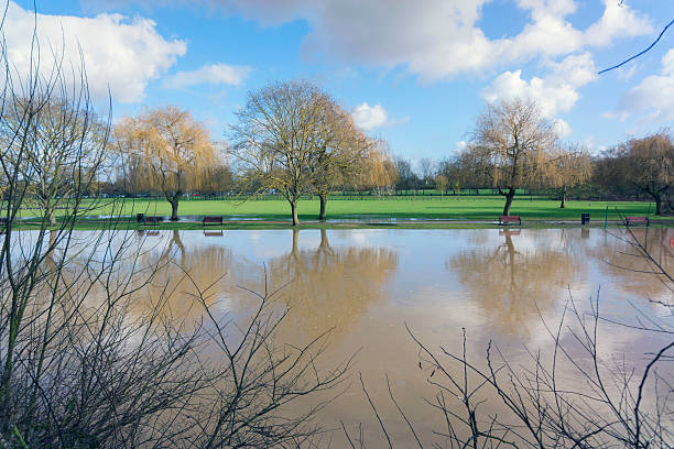 inondations - welford on avon photos et images de collection